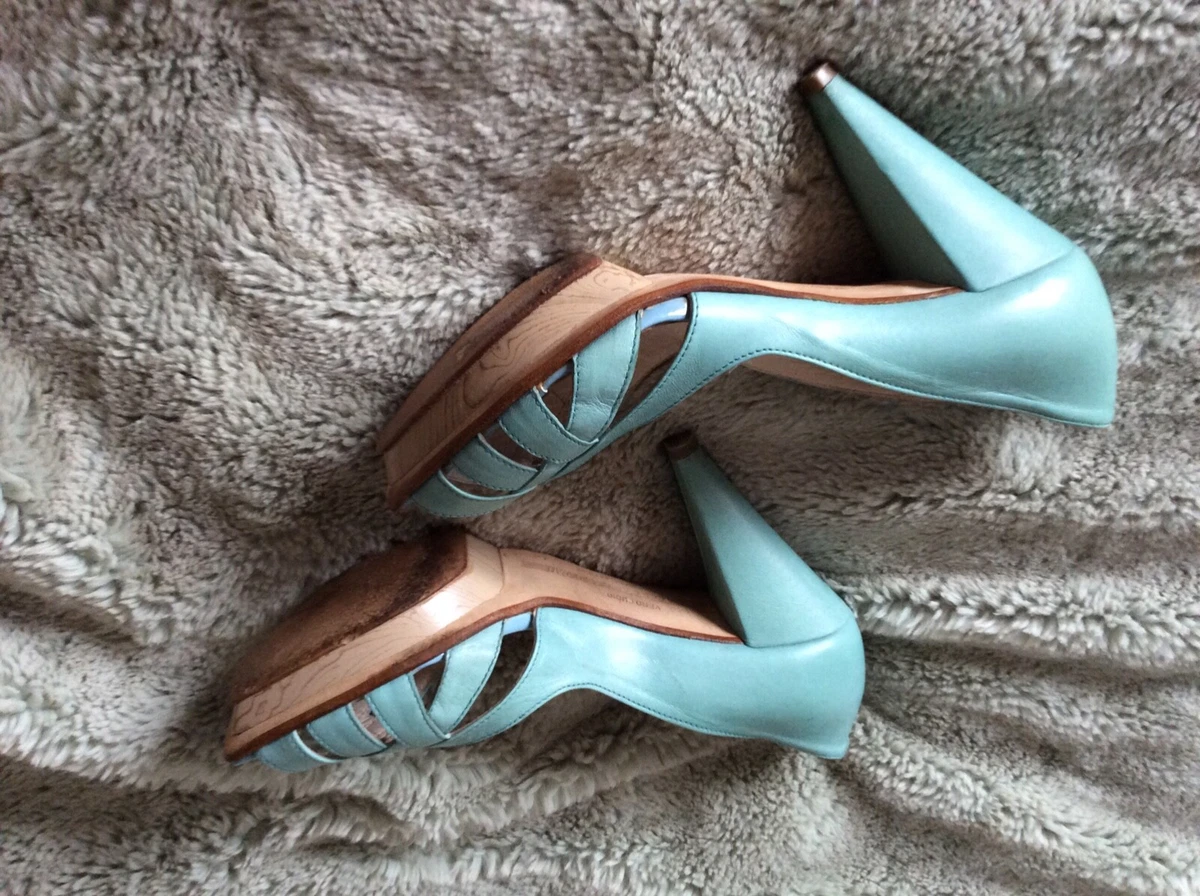 Manas shoes 2025