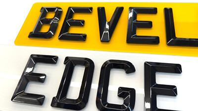 4D Glanz Schwarz RETRO abgeschrägte Kante VORNE & HINTEN Show Plates - montiert