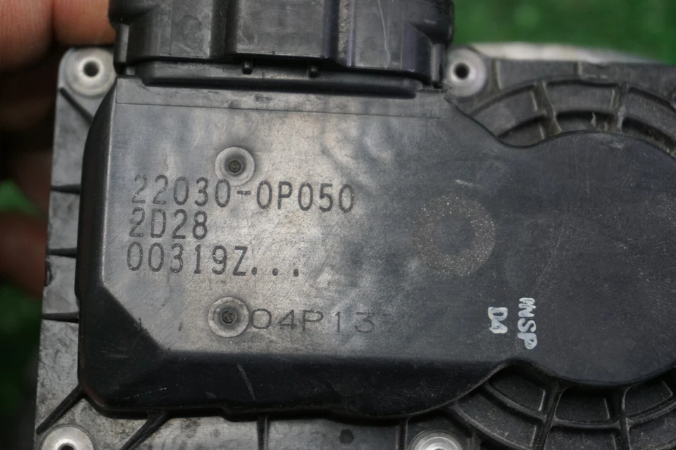 2014 TOYOTA SIENNA 3.5 Throttle Body OEM 220300P050 - Imagem 4 de 4