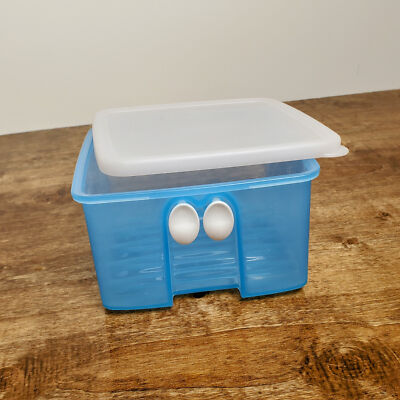 Tupperware FridgeSmart #3993 Small 4.5 Cup Blue Container Sheer White Lid Storag