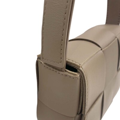 【ゆうち】BOTTEGA VENETA Bottega Veneta 666688 VWAY 12560 Candy Cassette ShoulderBag