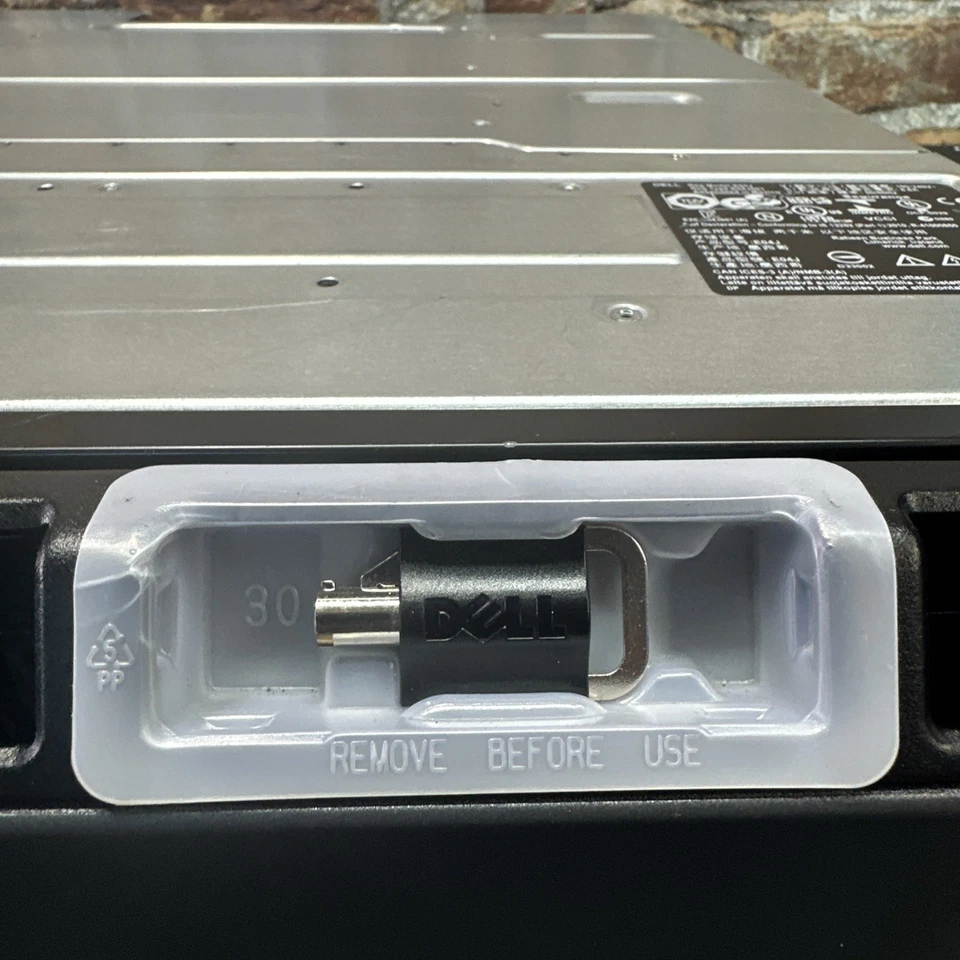 Dell Compellent SC220 Disk Shelf  24 SFF 2.5" Bay. - Image 3 of 4