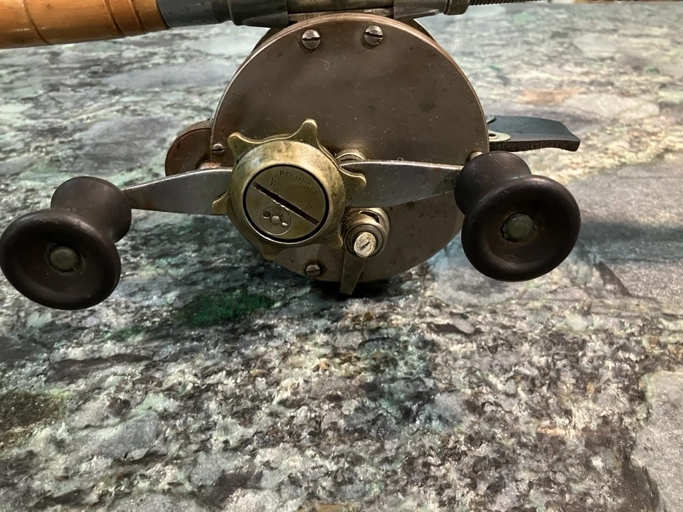 Logotipo de Bulldog Alpino Pflueger Williams 7’ vintage, CARRETE DE PESCA y caña Foto 2 de 4