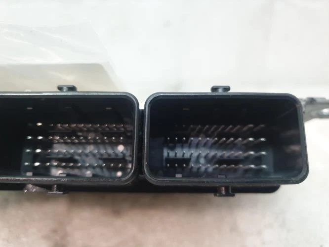 Centralina DACIA SANDERO 2 PHASE 2 237102892S - Immagine 2 di 4