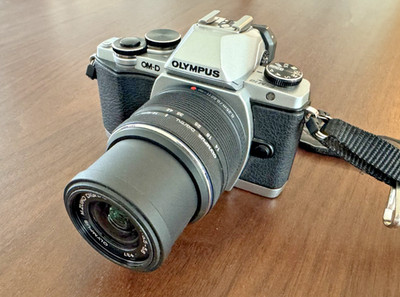 Olympus OM-D E-M10 16MP Mirrorless Camera w/ 14-42mm IIR Lens - Silver