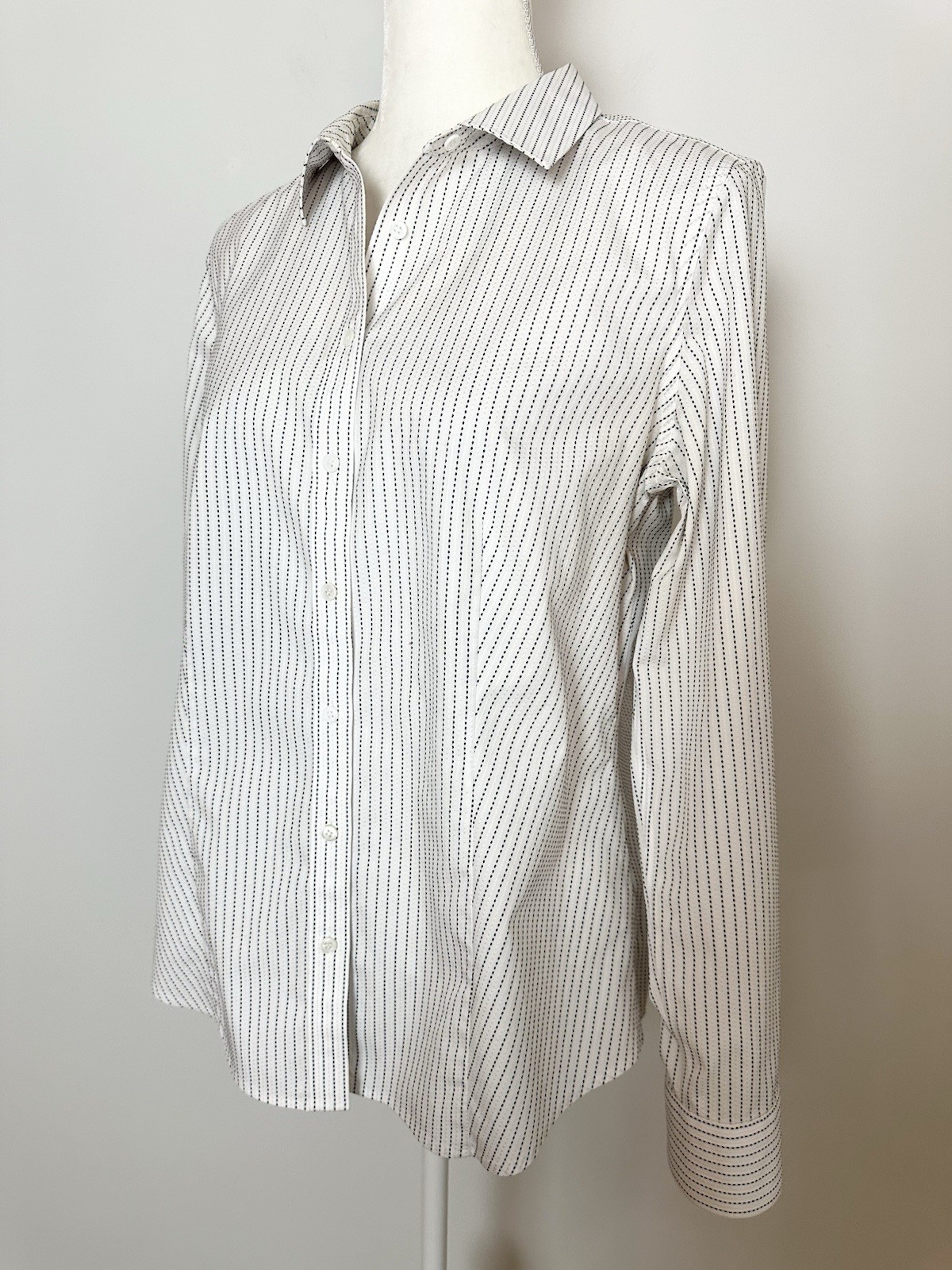 Talbots Wrinkle Resistant Womens Button Front Shi… - image 3