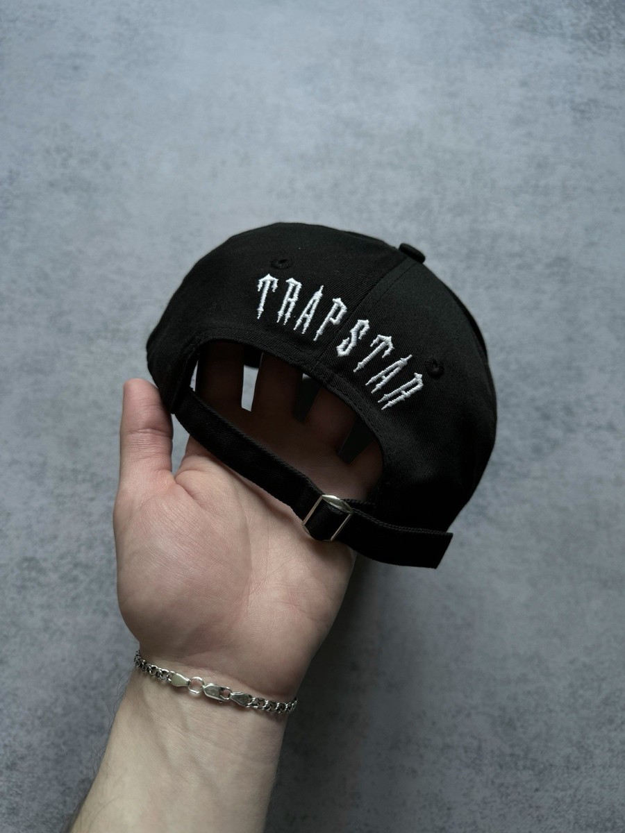 TRAPSTAR Irongate キャップ ロゴ刺繍 ロンドン発人気ストリート Trapstar Irongate Black White T Logo Hat MESH Trucker