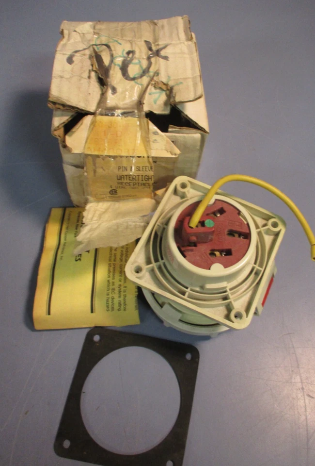 MENNEKES/ARROW HART AH430R7W 3 POLE 30A 480VAC 3PH 4W WATERIGHT RECEPTACLE - Image 4 of 4