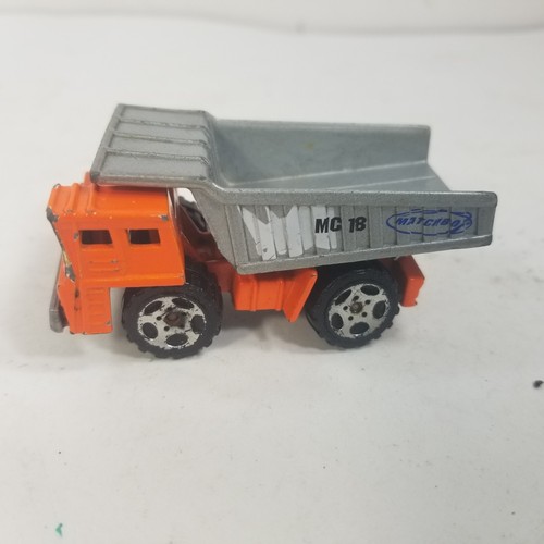 1989 Matchbox Dump Truck 1:140 MC 18 Orange Gray