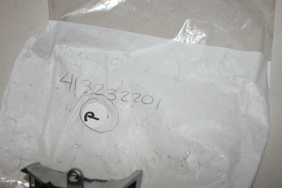 HUSQVARNA VIKING lever THREAD TAKE UP , SHIELD, THREAD GUIDE NEW - Image 4 of 4