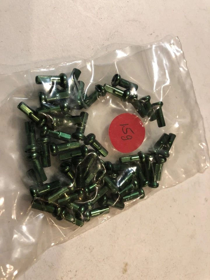 Pezones de radios de aleación de aluminio verde hielo Wheelsmith AN15 - Paquete de 50 Foto 3 de 4