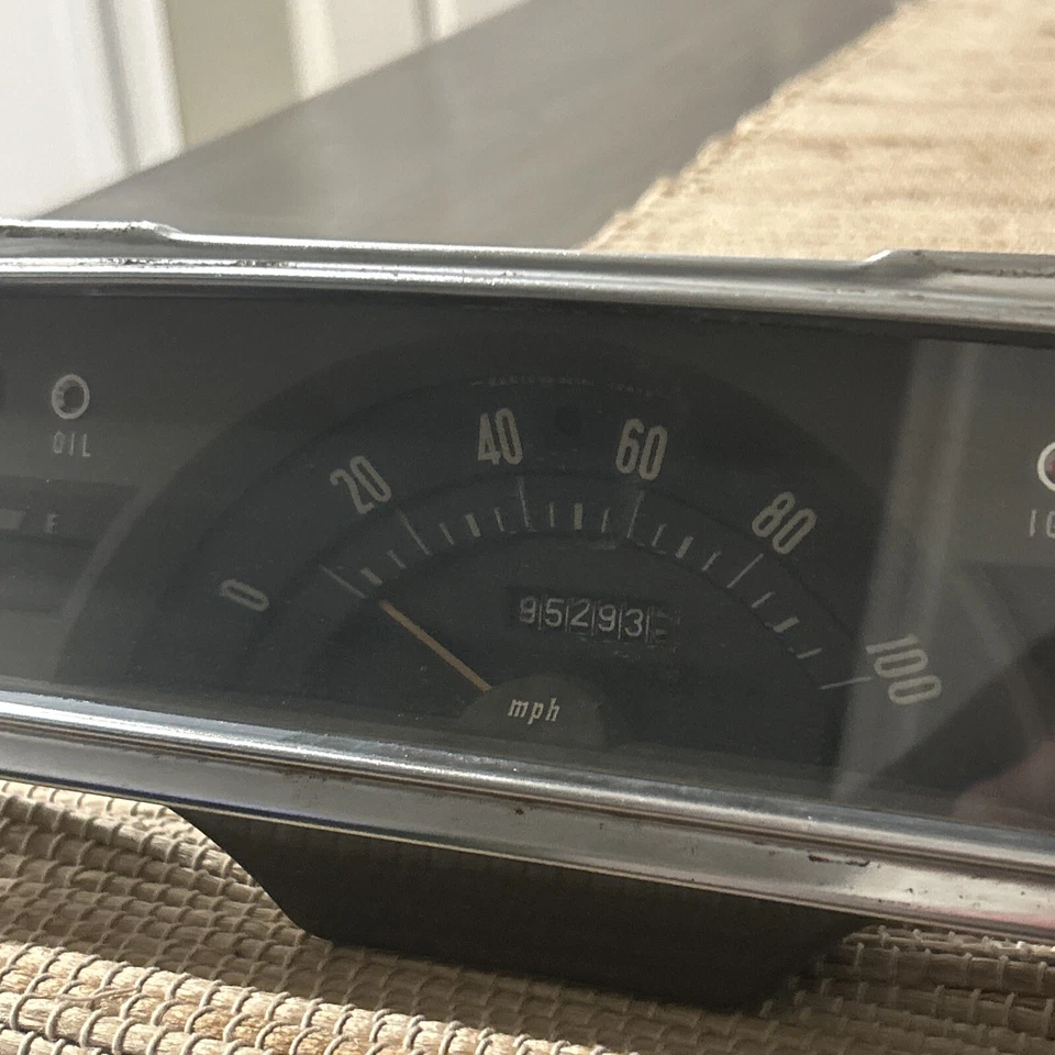Vintage Datsun 520 521 Bluebird Pickup Speedometer Meter Gauge ~S16 - Image 4 of 4