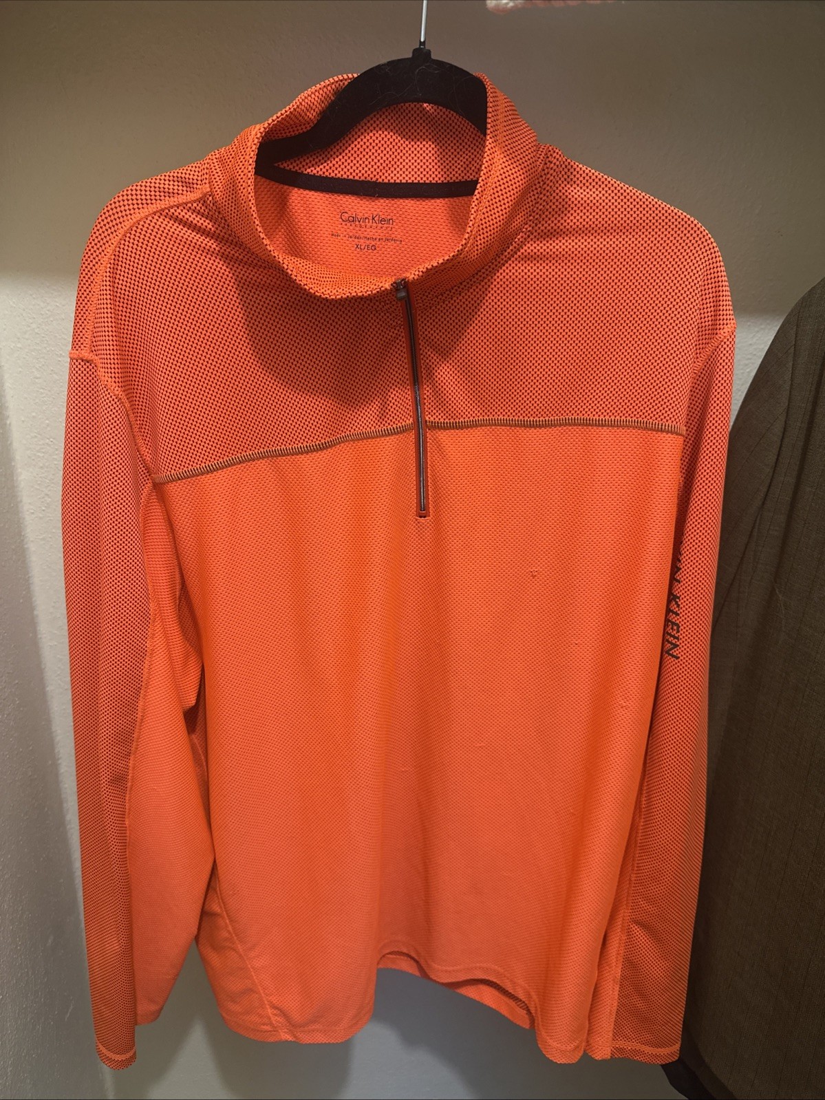 Calvin Klein Men’s Orange 1/4 Zip Performance Pullover Mesh Activewear Size XL