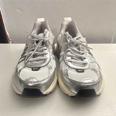 Nike V2K RUN Summit White/Metallic Silver