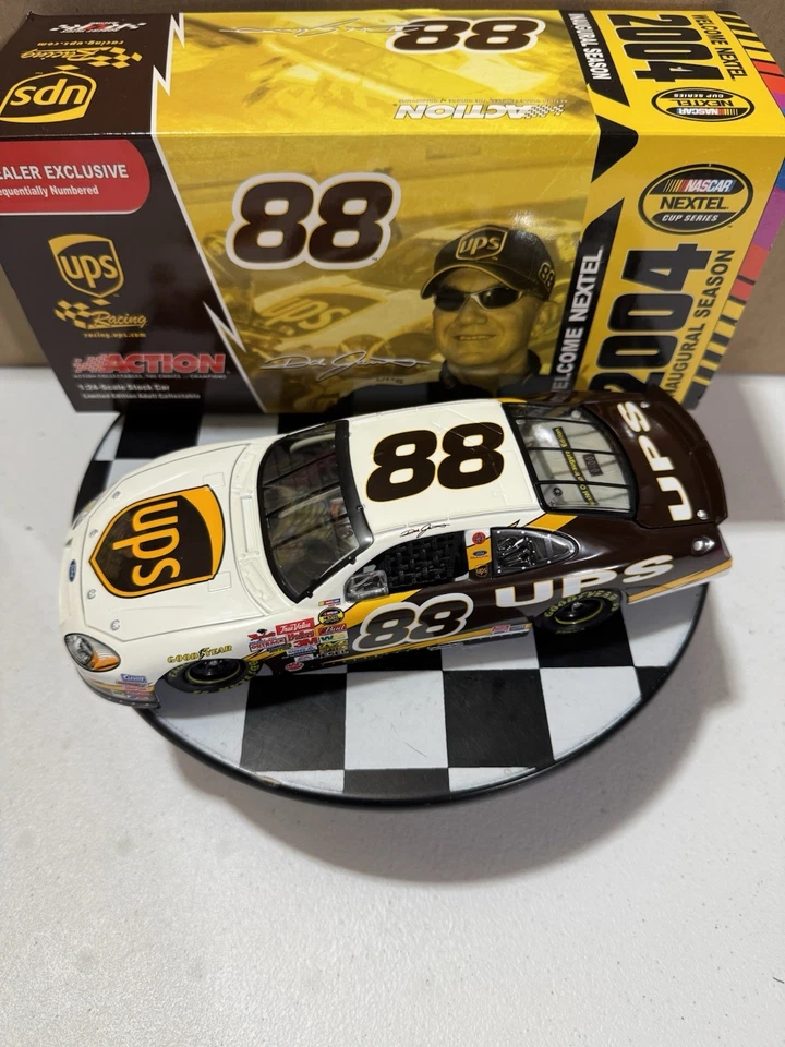 Dale Jarrett #88 UPS Nextel temporada inaugural revendedor exclusivo 1/24 fundido - Imagem 2 de 4