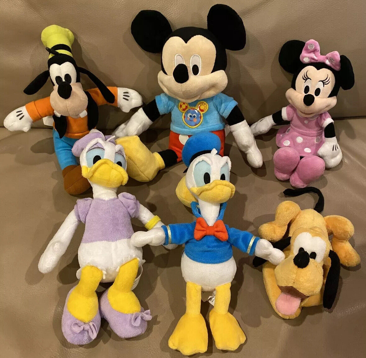 Mickey Mouse Clubhouse Theme Song (Mickey, Minnie, Donald, Daisy, Pluto &  Goofy) 