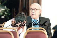 CORONATION STREET: MALCOLM HEBDEN 'NORRIS COLE' SIGNED 6x4 ACTION PHOTO+COA