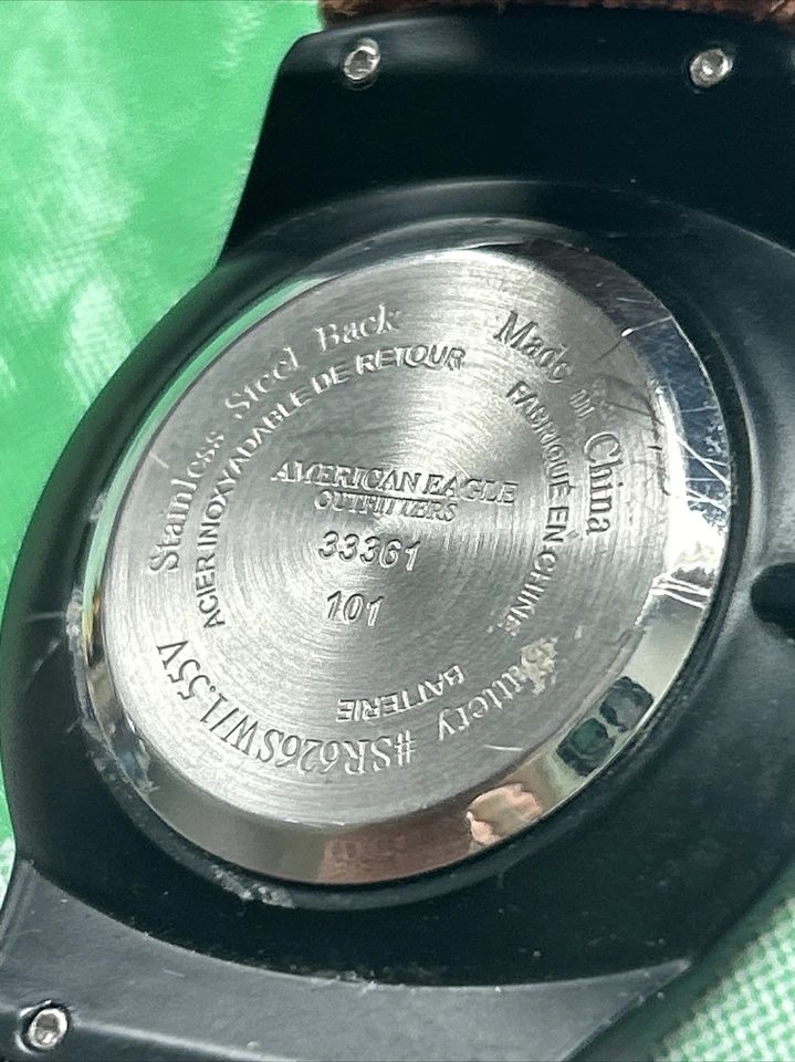 Reloj de cuarzo para hombre American Eagle Outfitters delgado esfera negra Foto 2 de 4