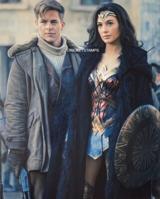 GAL Gadot Réimpression Signé A4 Taille 20.3cmX27.9cm Photo