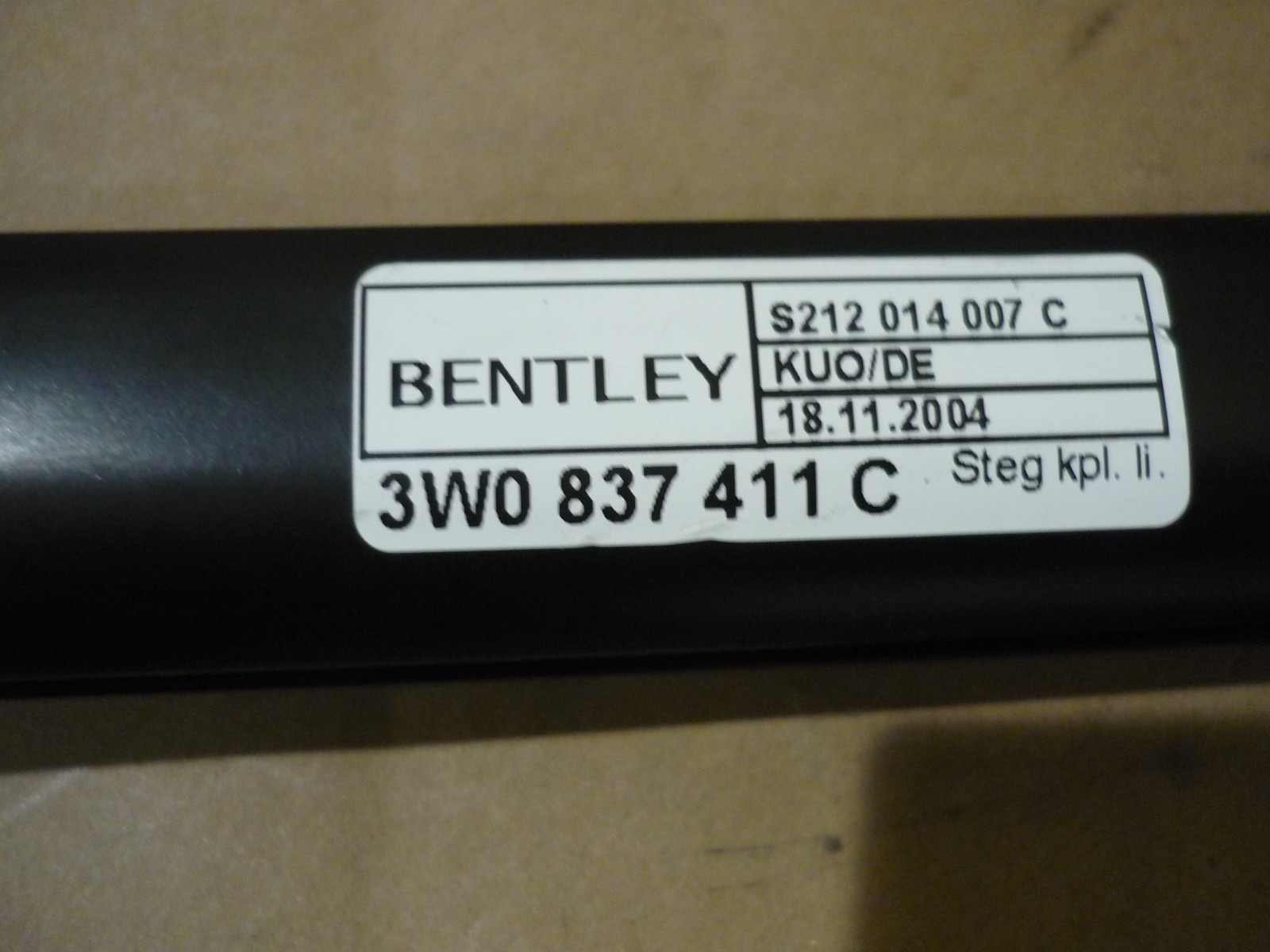 Bentley Continental GT 05 LH Front Door Vent Glass - P/N 3W0837411C