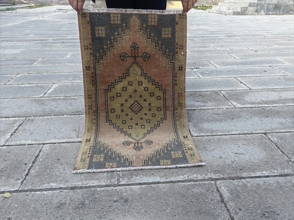 Vintage Turkish Oushak Small Rug 2.9x1.7 ft – Handwoven Wool Mat - Image 2 of 4