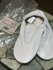 Revolution Dancewear White Leather Non Skid Acro Shoes #172 Size 5M