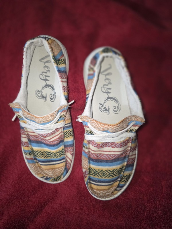 Very G Aztec Print Canvas Regan Shoe Size 8