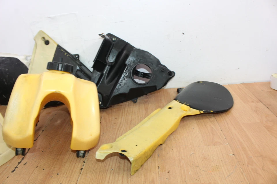 Yamaha YZ125 1979 kit de plástico/guardabarros/cubiertas laterales Foto 2 de 4