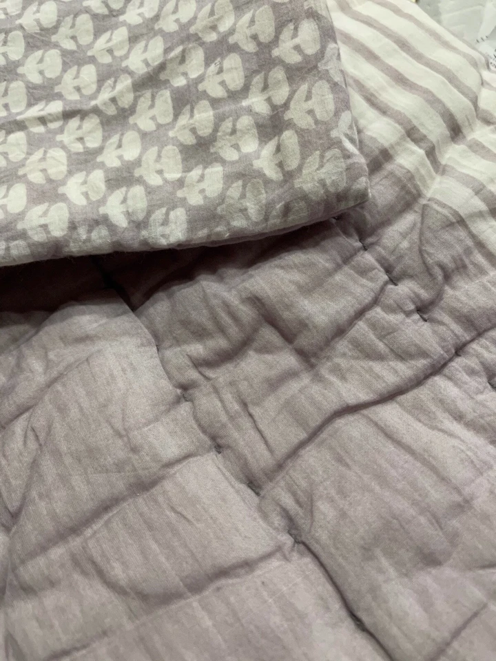 Anthropologie Euro Sham Bloque Estampado Gris Marfil Acolchado 1 Individual 26" cuadrado Nuevo con Etiquetas Foto 2 de 2