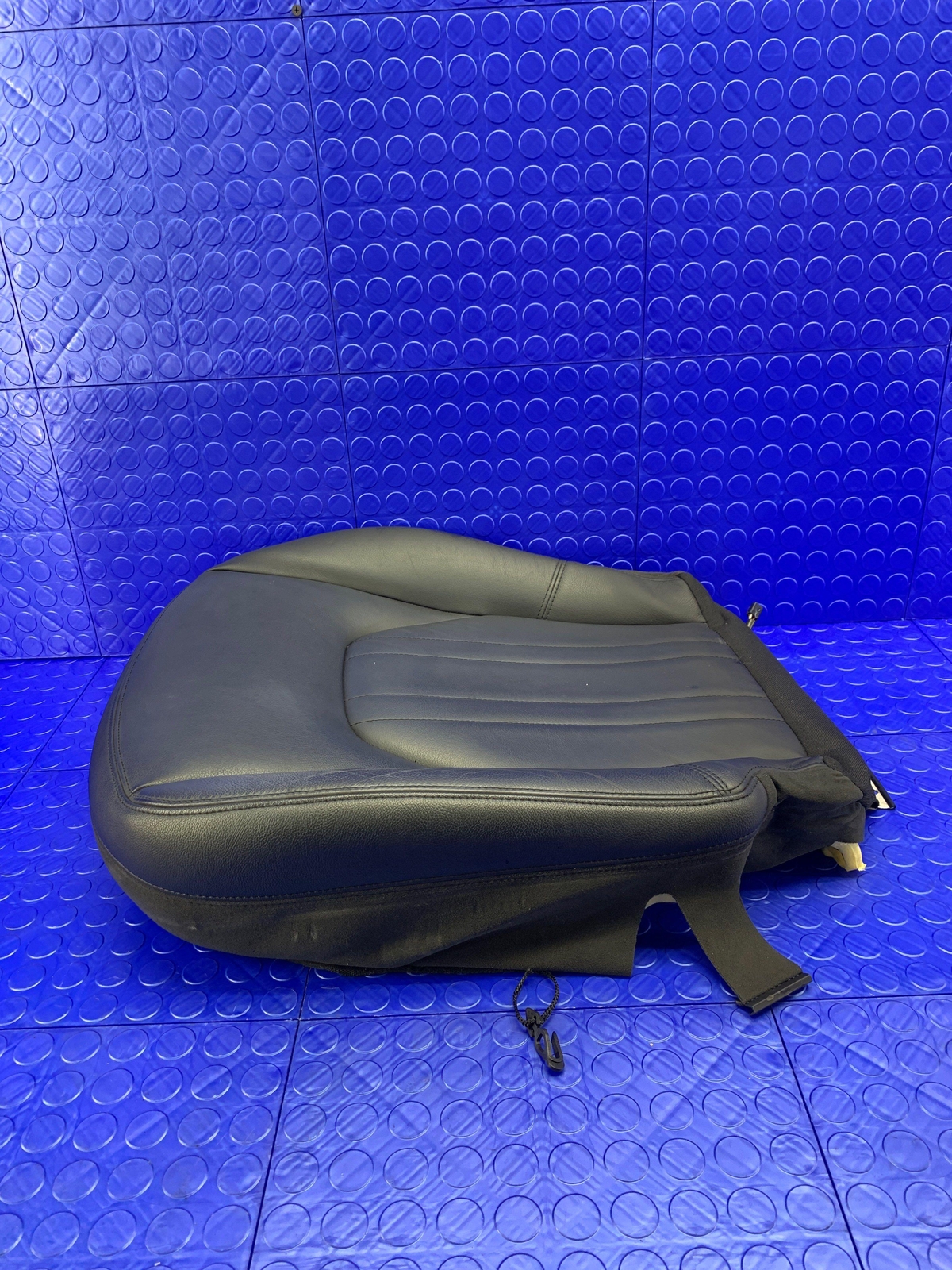 2017-2022 MASERATI LEVANTE FRONT LEFT LOWER SEAT CUSHION BLACK LEATHER OEM 2018