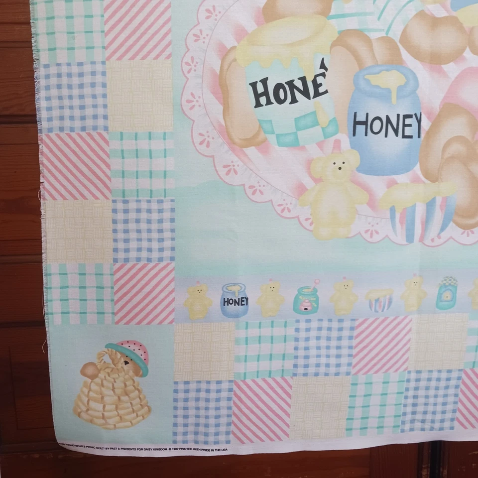 Panel de edredón vintage Daisy Kingdom Honeybears picnic 34"x45" bordes deshilachados Foto 3 de 4