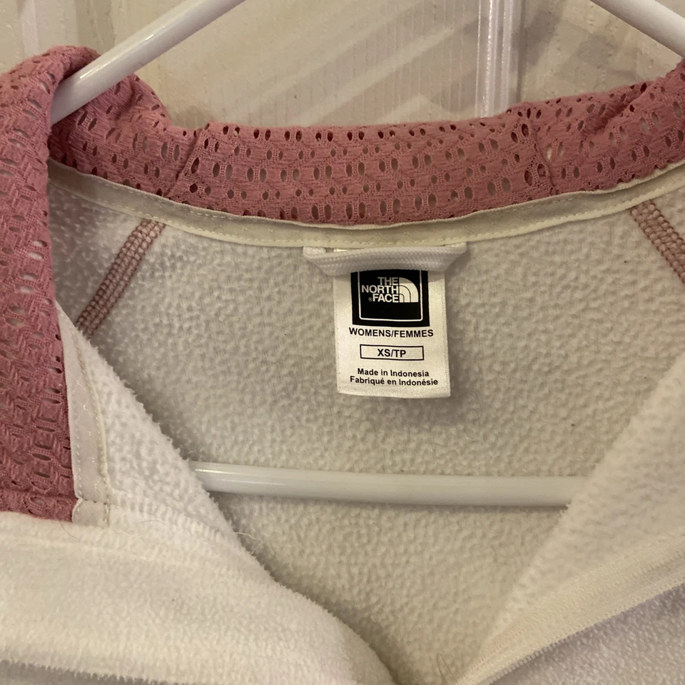 The North Face 女式 XS 白色和粉红色 TKS Micro 1/4 拉链连帽衫 — 第 2/4 张图片