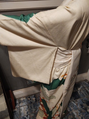 Vintage 50er-60er Jahre Seidenkimono mit Ume & Pfingstrose und farblich abgestimmtem Obi - Bild 10 von 17