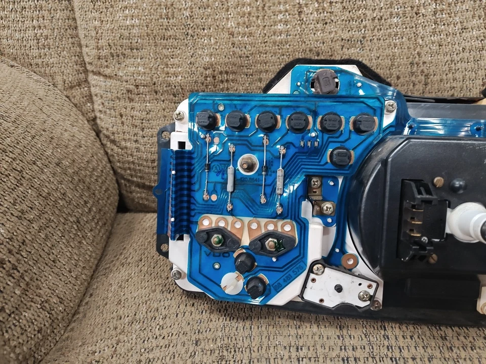 Velocímetro usado SAAB 900 Turbo Instrument Cluster 1992 a 1994 129 k Foto 3 de 4