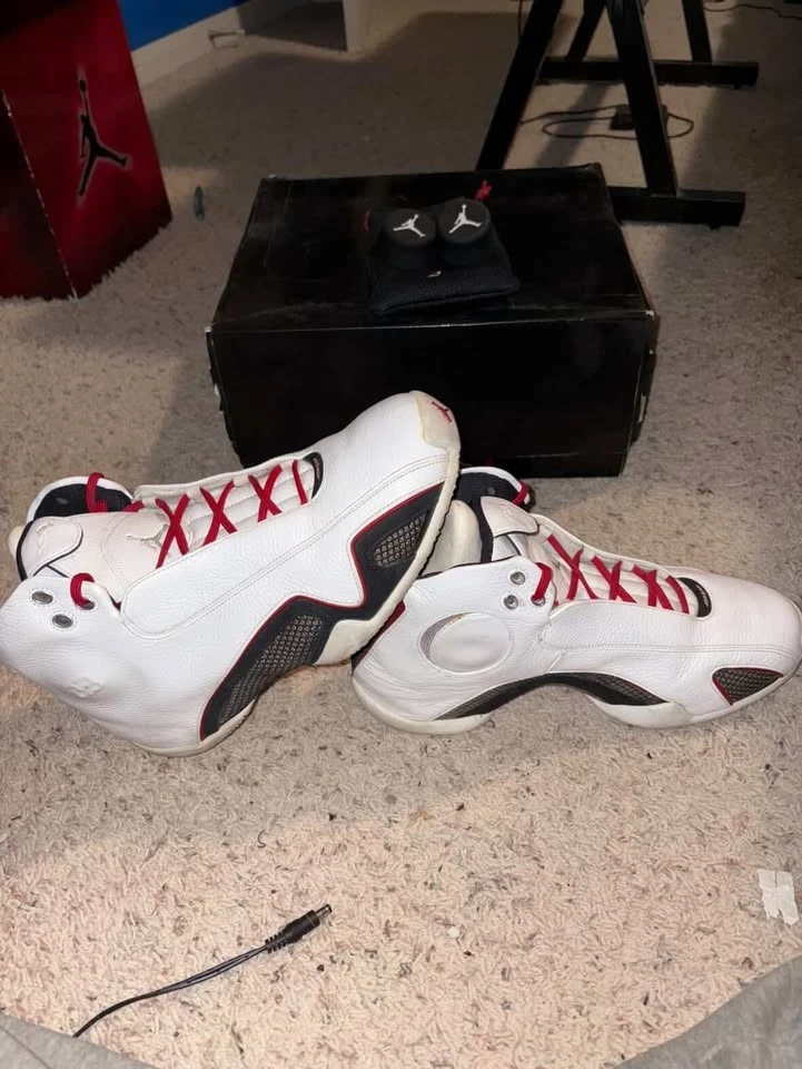 Jordan 21 OG White Varsity Red 2006 for Sale | Authenticity