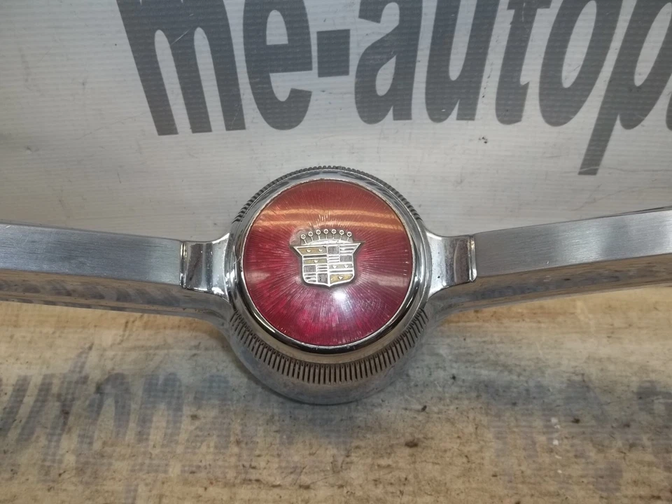 1963-1964 Cadillac Deville Eldorado OEM VOLANTE BOCINA CUBIERTA 1480827 Foto 2 de 4