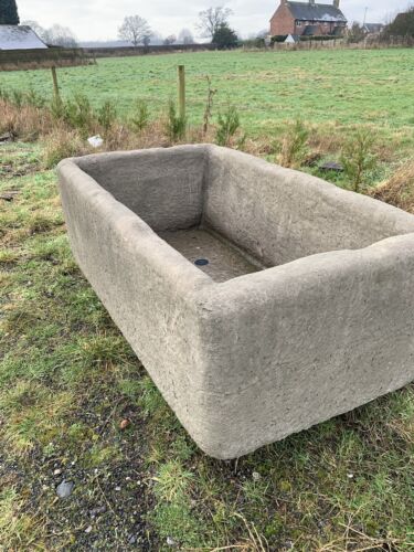 large Cast stone trough - Picture 2 of 12