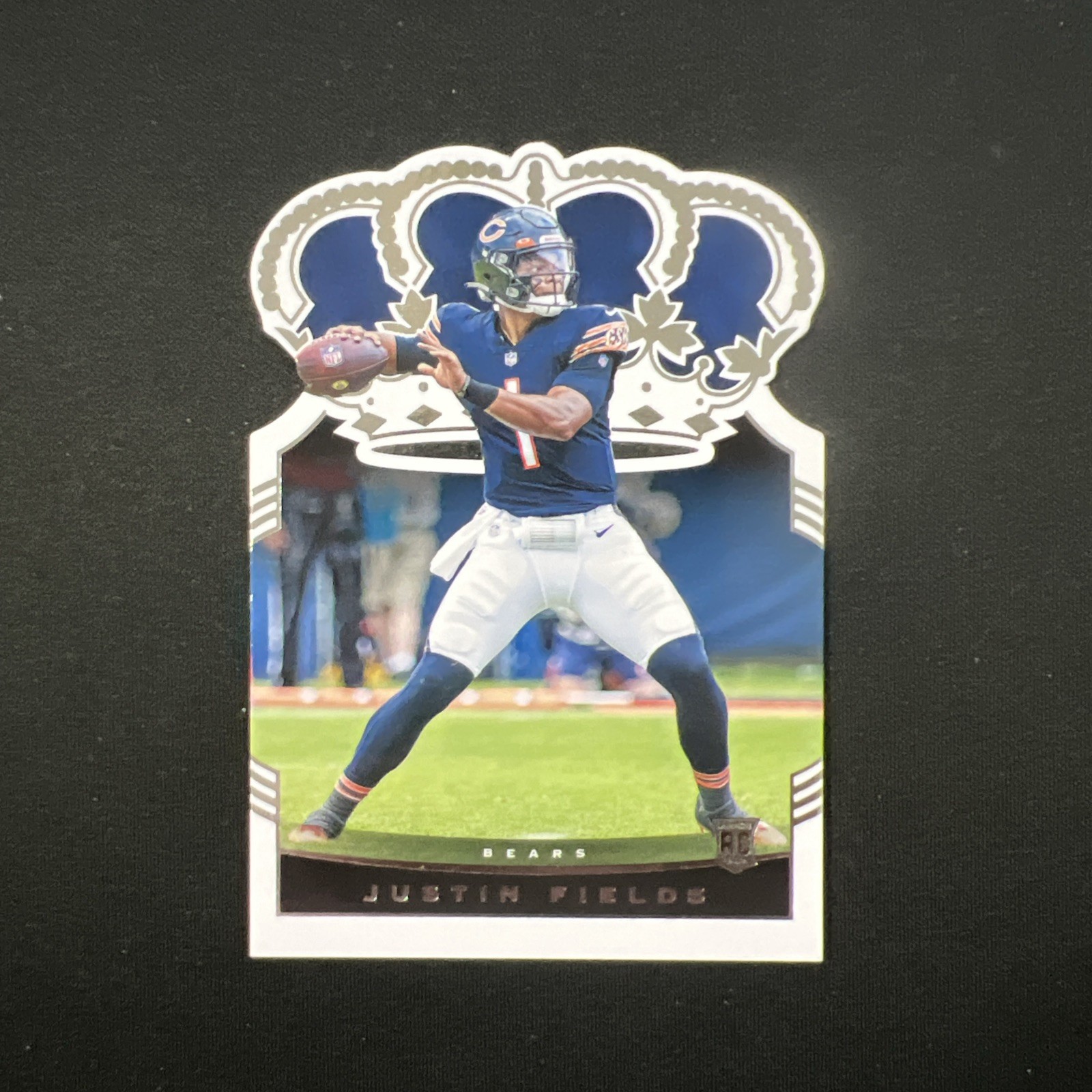 2021 Panini Chronicles Justin Fields Crown Royale Rookie! Bears! #CR-4! RC!