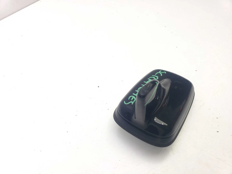 AUDI A3 8Y EXTERIOR AERIAL SHARK FIN ANTENNA 4N0035503AF 2023 - Image 4 of 4