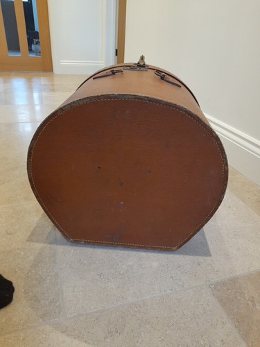 Large Leather Vintage Hat Box - Picture 13 of 20