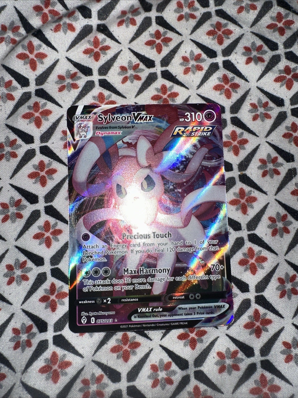 Sylveon VMAX 075/203 Evolving Skies Ultra Rare Holo Pokemon Card NM