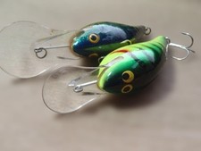 Lee Sisson Fred Arbogast Handmade Wooden Non-Rattle Crankbait, Blue Gold Glitte