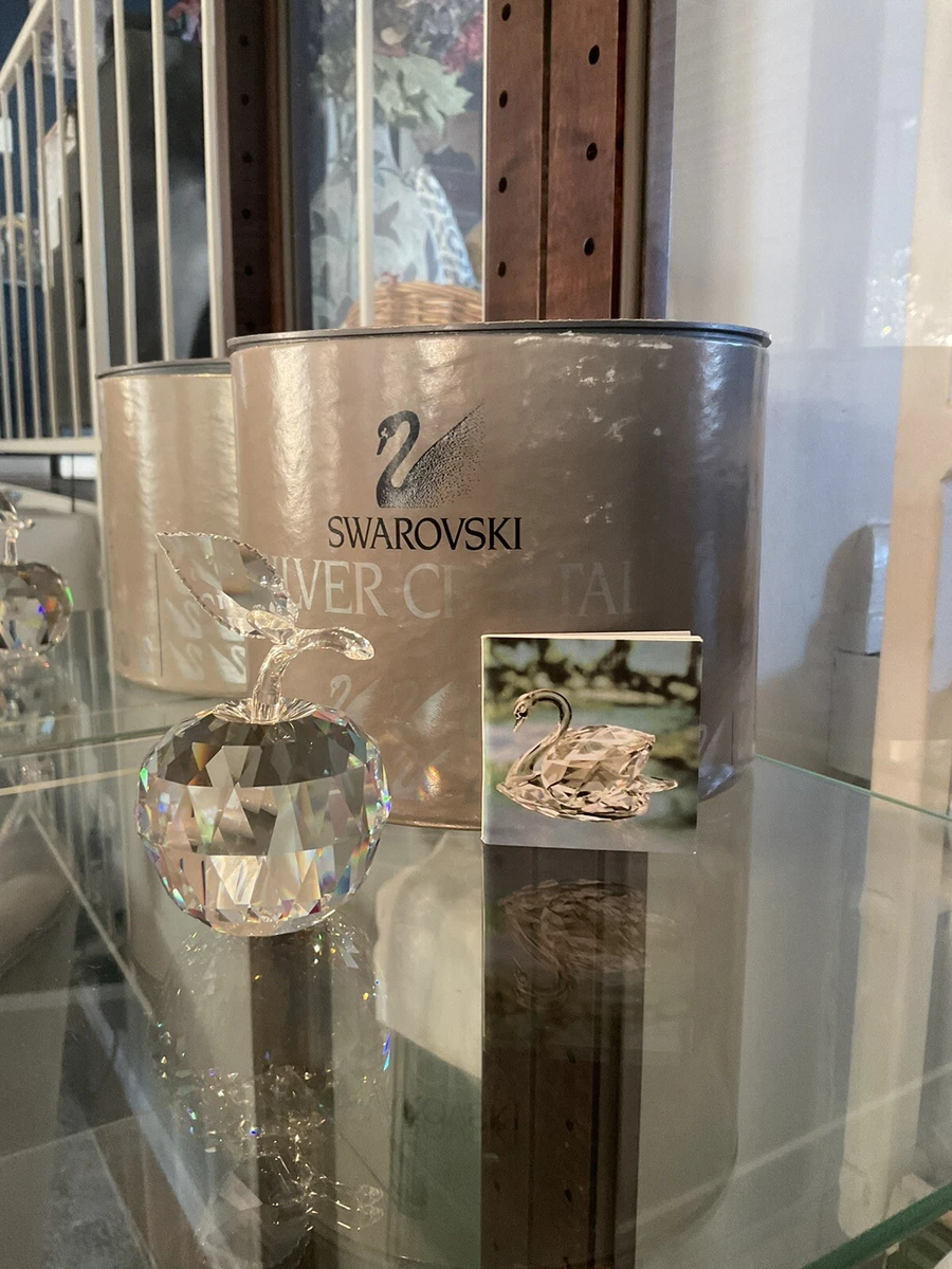 Display case outlet for swarovski figurines