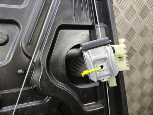 VW Transporter T6.1 Front Door Window Mechanism Electric Left 7LA837753A D290 - Picture 8 of 9