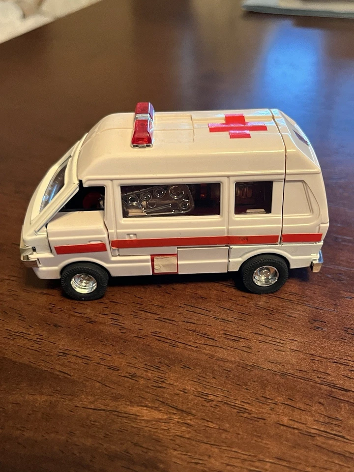 Transformers G1 Takara Ratchet Incomplete - Image 3 of 4