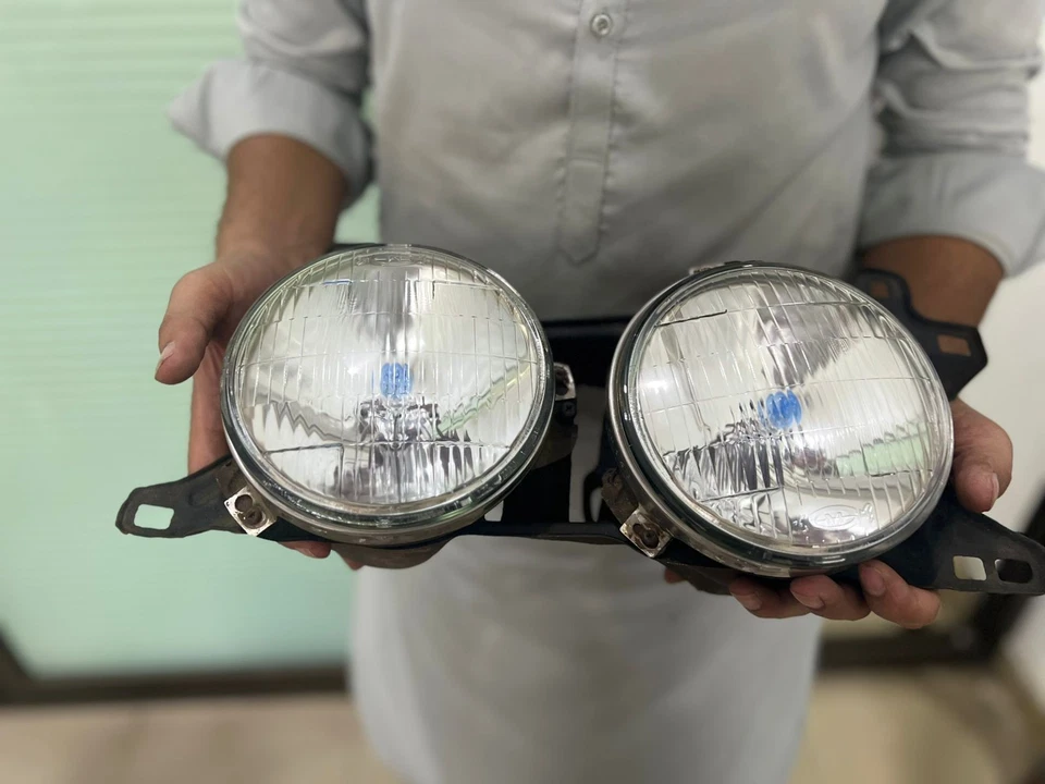 Montaje completo de faros Toyota Corolla Conversion 1970-1983 -KE70-TE72-KE75 Foto 3 de 4