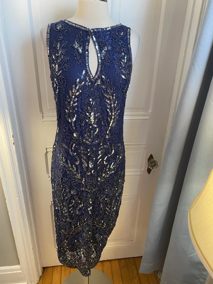 VESTIDO MIDI AZUL CON CUENTAS Y LENTEJUELAS PISARRO NIGHTS - TALLA 10 - ¡ESTILO DE FIESTA PERFECTO! Foto 2 de 4