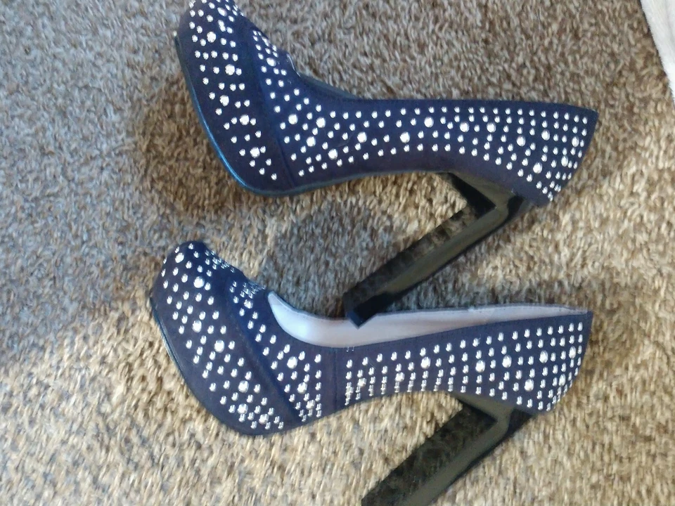  Zapatos de tacón alto con tachuelas talla 7 ¡Sexy!  Foto 4 de 4