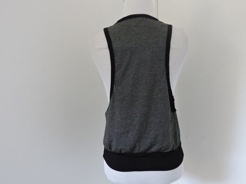 NWT PAPAYA BLACK WHITE PINSTRIPE SLEEVESS 2 BUTTON CLOSURE TOP VEST SZ S - Picture 4 of 5