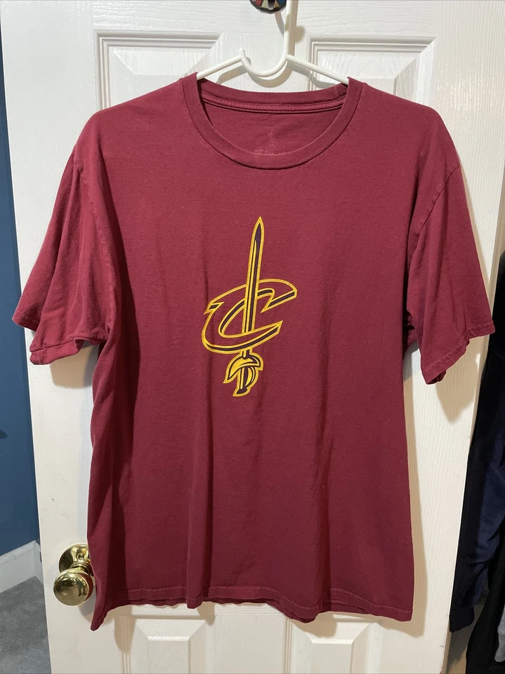 Мужская красная рубашка Dwyane Wade Cleveland Cavaliers Fanatics размер большой - Изображение 2 из 2